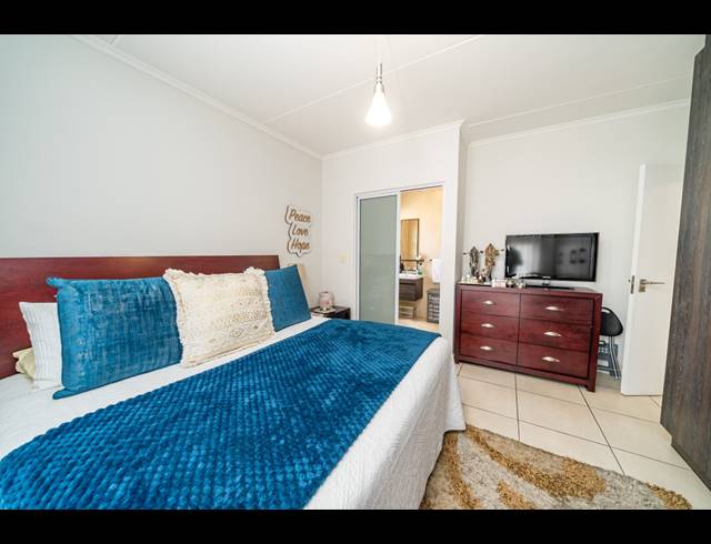 2 BEDROOM APARTMENT FOR SALE IN GREENSTONE HILL